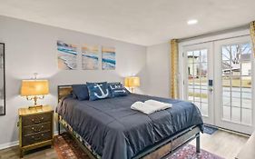 Walk To Parks! Dining & Lake! Close To Hike Trails!
